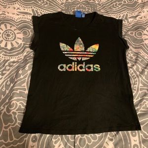 Adidas T-shirt